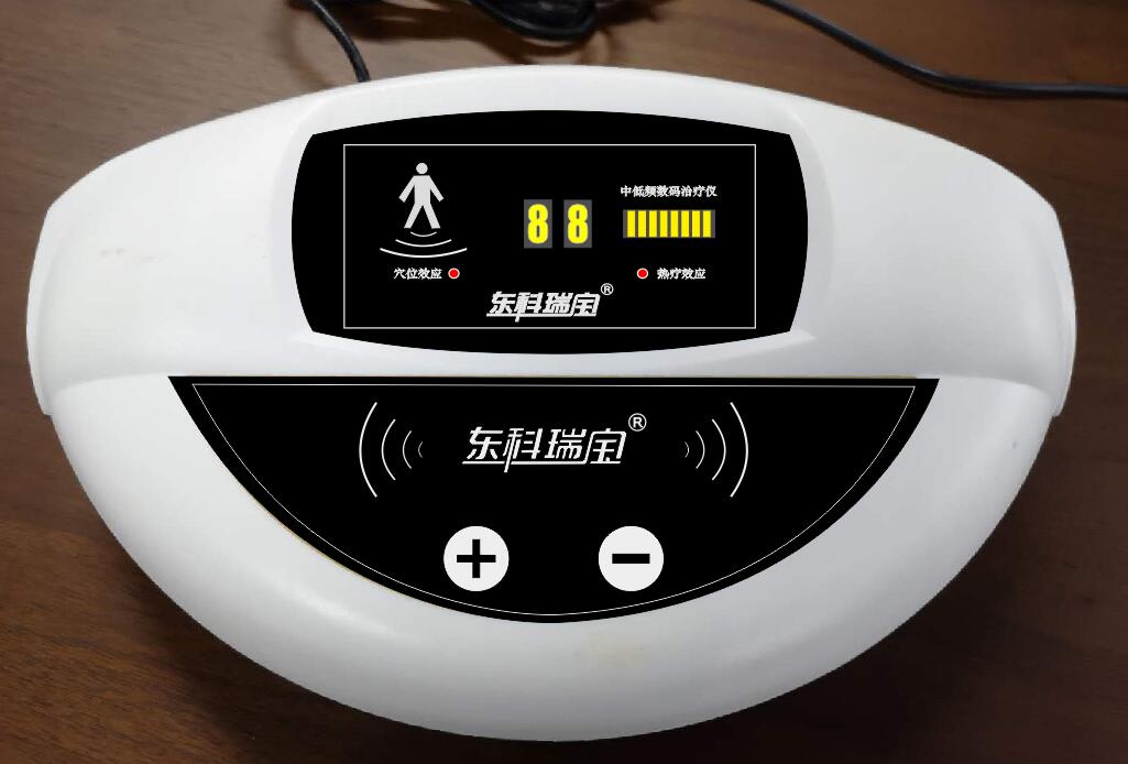 東科瑞寶牌前列腺治療儀（前列腺炎專用中低頻數(shù)碼治療儀），為國家二類醫(yī)療器械治療型產(chǎn)品，由治療儀主機和導(dǎo)電理療電極片等配件耗材組成。 采用多級性中低頻復(fù)合脈沖電流，根據(jù)前列腺疾病治療的特性，由專門設(shè)計的電腦程序控制中頻脈沖電流3000Hz-至低頻脈沖電流370Hz之間不斷變頻轉(zhuǎn)換，利用專用理療電極片等配件耗材輸出，并通過特定穴位經(jīng)絡(luò)釋放，起到輔助治療前列腺炎等疾病的作用。 該儀器使用220v交流電源，具有耐壓4000伏和上電無輸出自鎖的安防功能，可適用于家庭、中小醫(yī)療機構(gòu)、鄉(xiāng)鎮(zhèn)醫(yī)院、社區(qū)診所理療科室等。